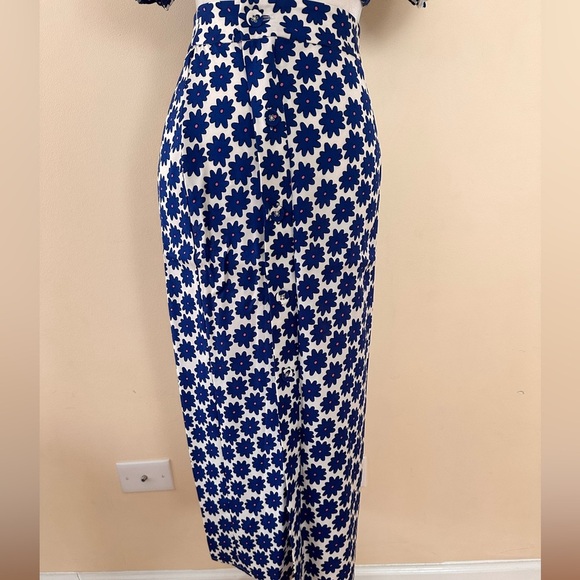 DIANE VON FURSTENBERG
Lucy Top and Pencil Skirt in Daisy Dots Large True Blue - Picture 7 of 12